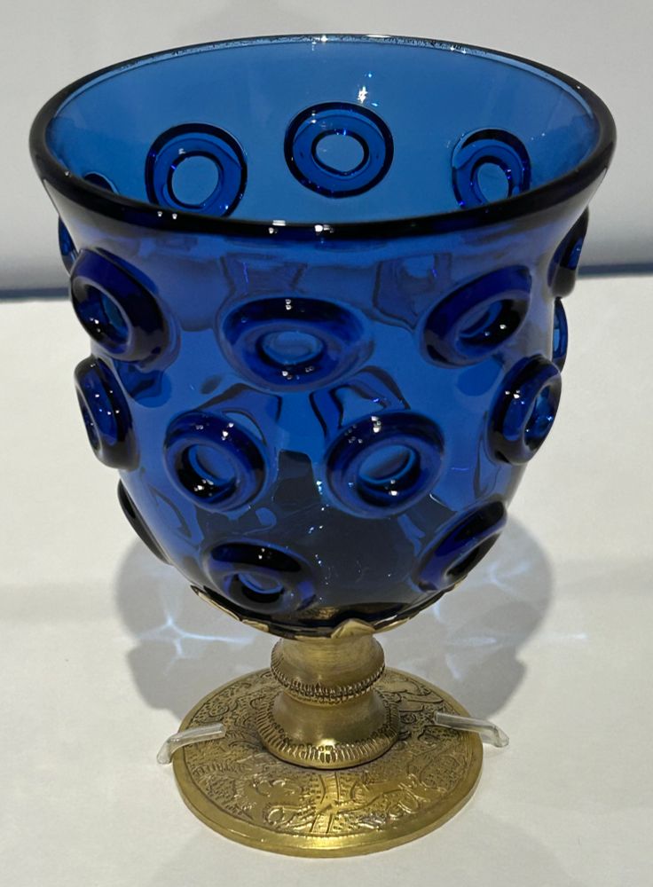 正倉院THESHOWの展示、レプリカ　瑠璃杯（るりのつき）