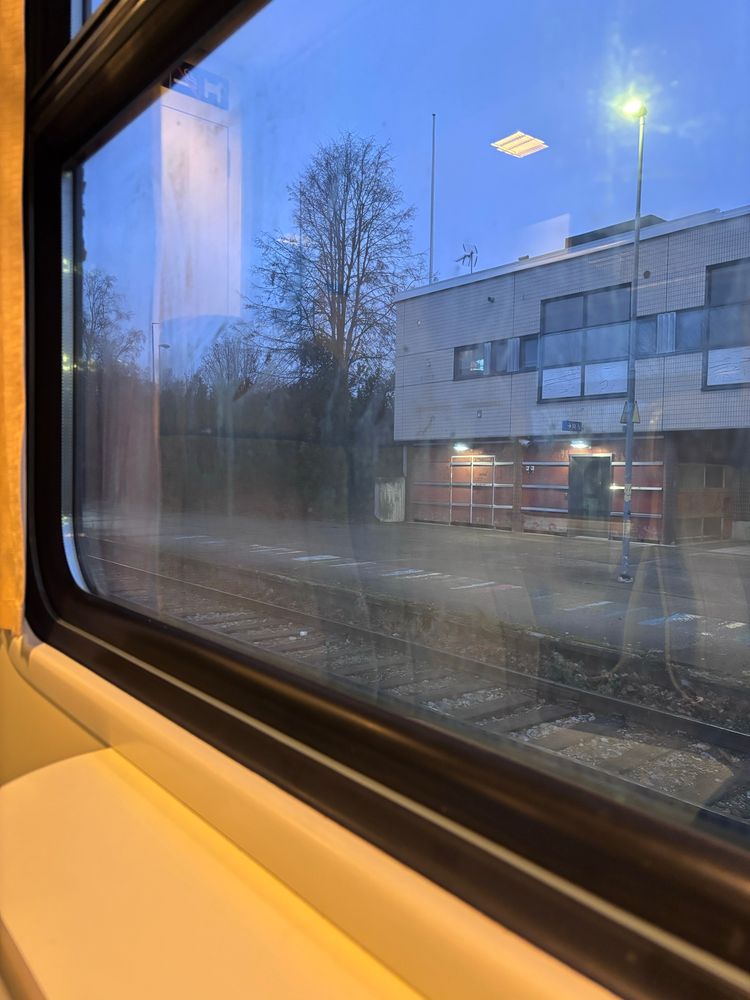 Näkymä kiskobussin ikkunasta Varkauden juna-asemalle. 