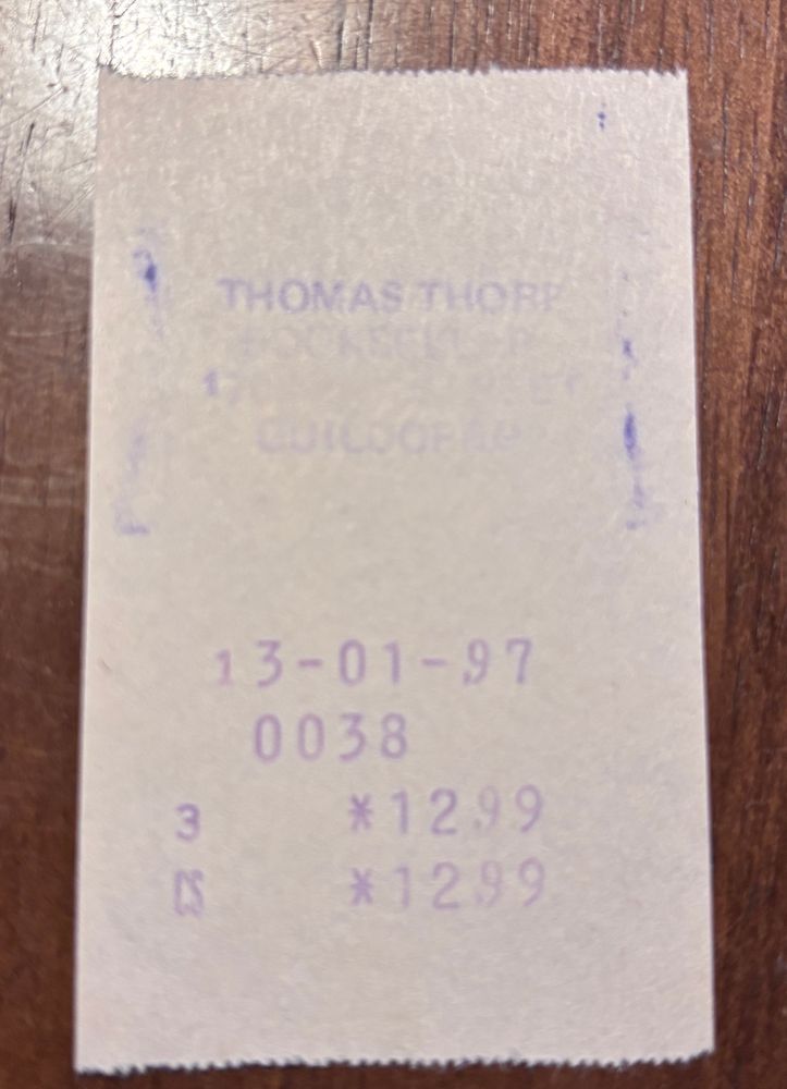 Vanha kuitti vuodelta 1997, Thomas Thorpin kirjakauppa. Hinta ollut 12.99£.