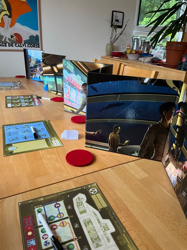 Aufbau der Sichschutzes und der Spielerboatds von Captain Sonar