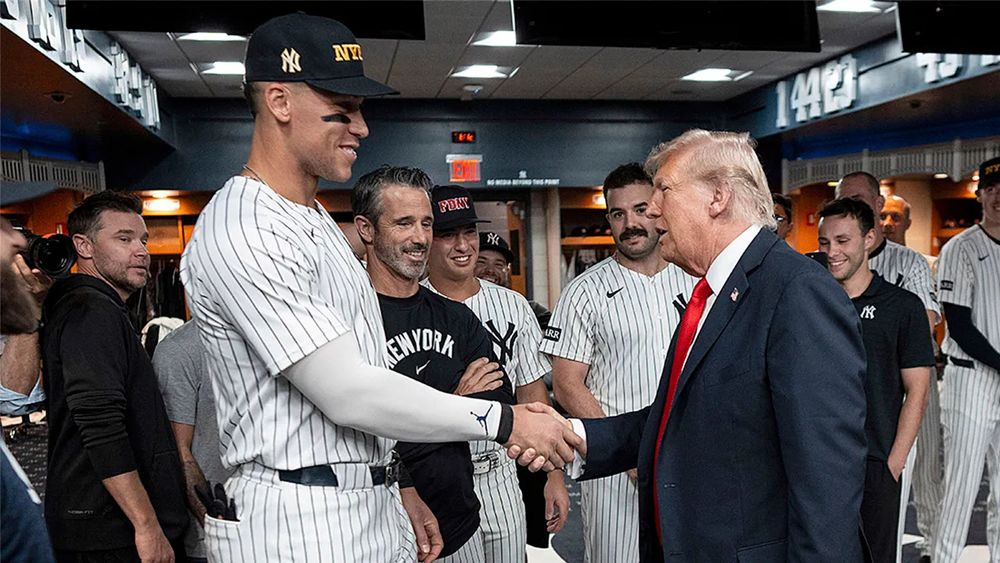 Aaron judge shaking hands with hitler
