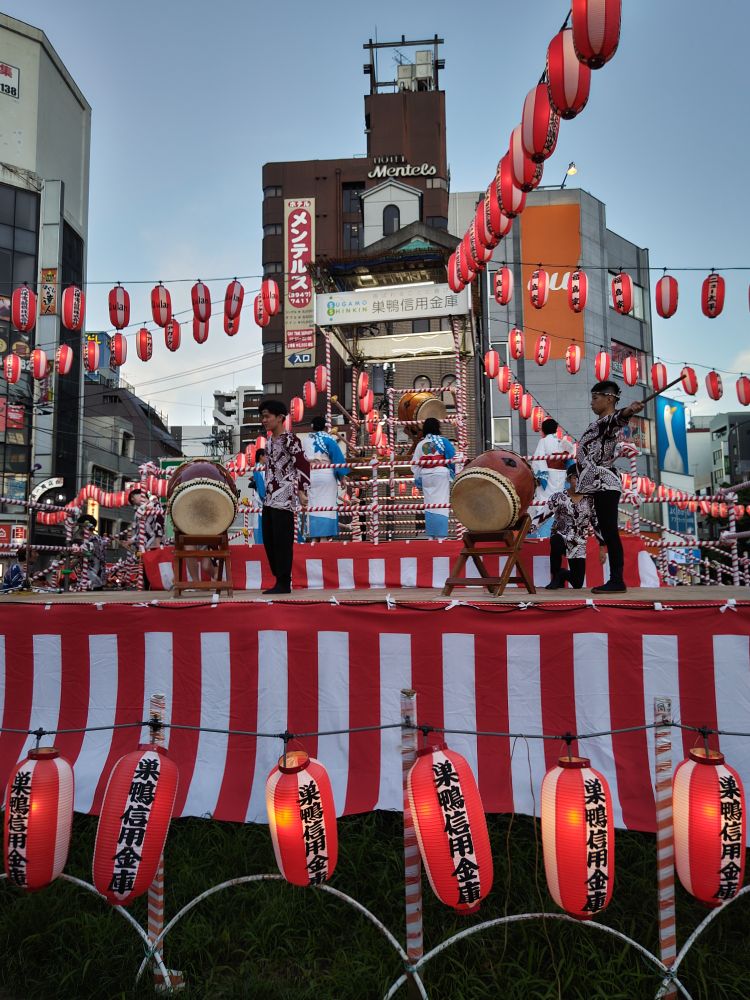 巣鴨駅南口ロータリー盆踊り最終日