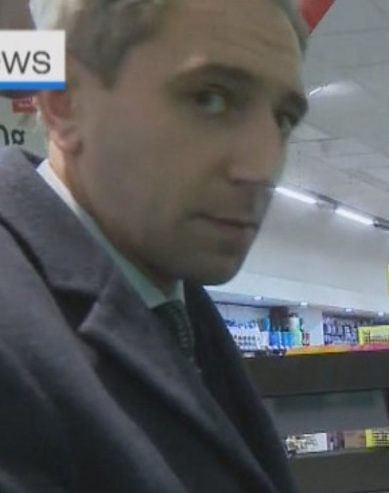 Simon Harris awkward side-eye