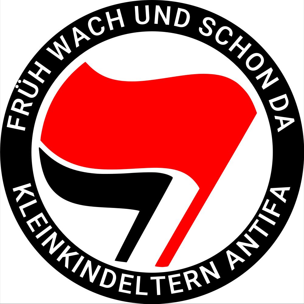 Ein Antifa-Sticker mit dem Text "Früh wachn und schon da – Kleinkindeltern Antifa"