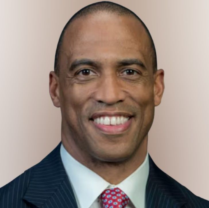 Scott Turner, former Trump White House official, tapped for HUD secretary

The nomination comes as housing issues persist as a top economic problem, particularly for aspiring buyers and renters struggling to keep up with rising costs. 

Details are in the comment box.

#newsunitedstates #usatoday 