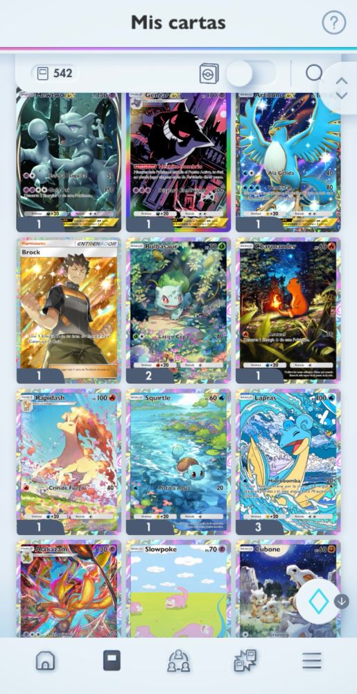 Mis 12 cartas más raras de Pokémon TCG Pocket: Mewtwo ex versión inmersiva, Gengar ex con el borde arcoíris, Articuno ex, Brock, Bulbasaur, Charmander, Rapidash, Squirtle, Lapras, Alakazam, Slowpoke y Cubone.