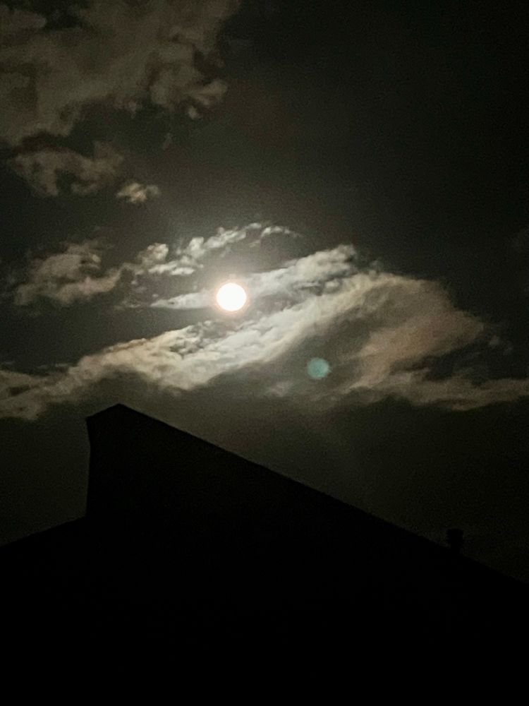 Full moon in Aries 2025