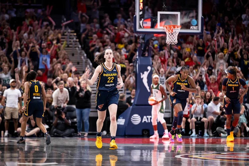 Fever's Caitlin Clark puts up 25 first-half points in return from injury vs. Liberty