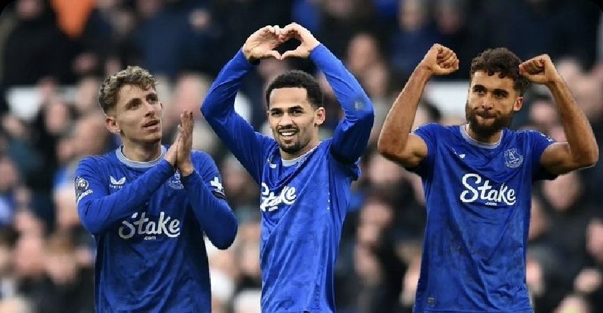 Let's hope these three can take us forward. ⚽️ #everton