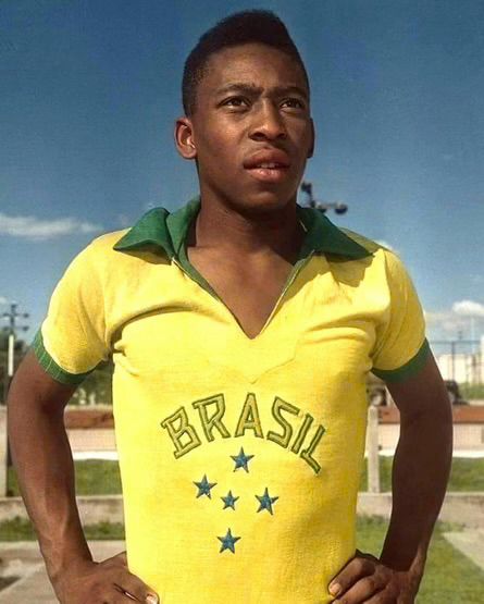Young Pelé proudly wearing Brasil kit. 