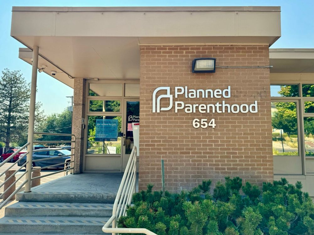 Federal judge quickly rules in favor of Planned Parenthood in suit over Medicaid funding • Kansas Reflector