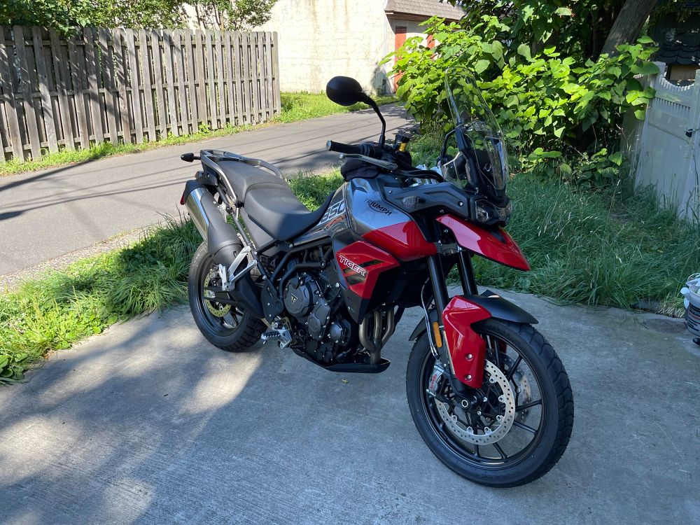 Red Triumph Tiger 850 Sports