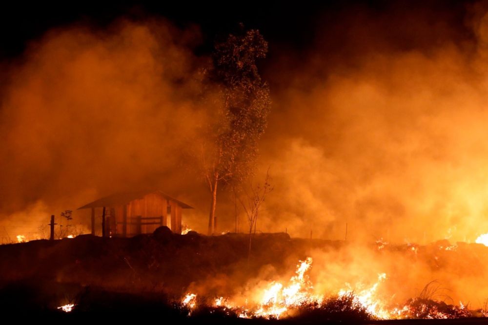 Fogo na Amazônia bate recorde, muda paisagem e expulsa moradores: 'Sempre tem fumaça, mas não como agora'