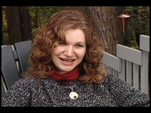 What is the difference between a psychic and a medium?