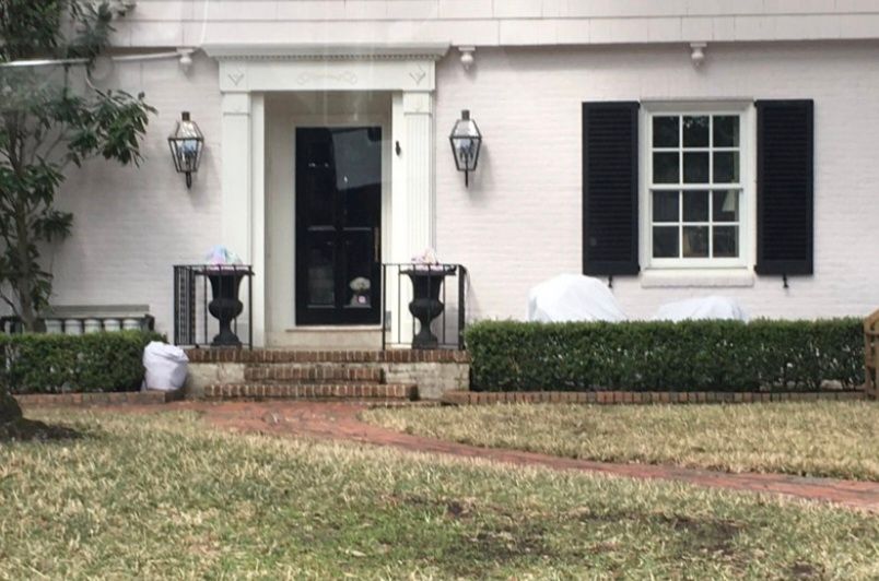 Snowflake, Cruz family poodle left behind with no power so no heating