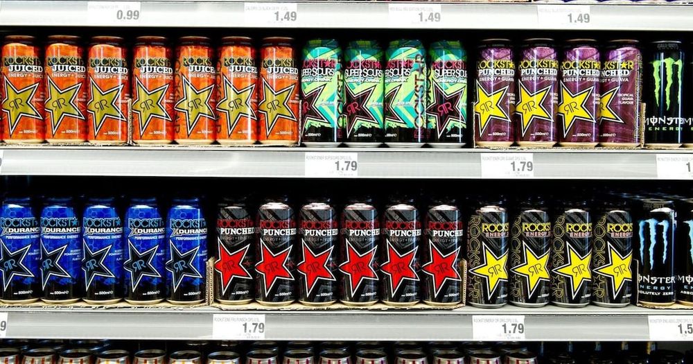 Fast jeder dritte Jugendliche trinkt Energydrinks: Braucht es eine Altersbeschränkung?