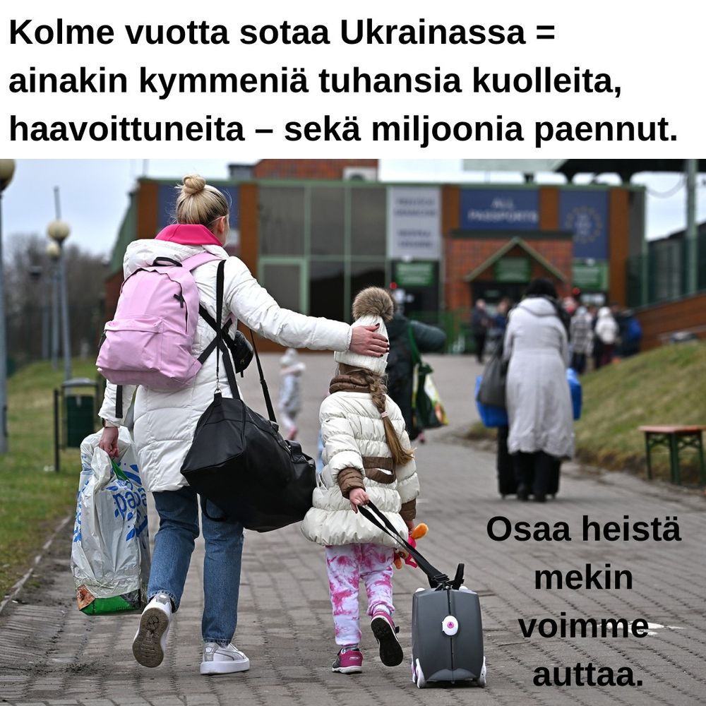 valokuvassa kuvaajasta poispäin kävelevät nainen ja lapsi laukkuja ja kasseja kantaen
Kuva: Jeff J Mitchell/Getty Images