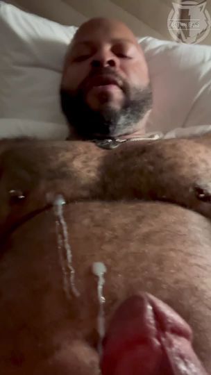 A new JFF superfan is enjoying my 236 videos, 238 photos, with 3057 likes. See ALL my content at: justfor.fans/Scruffy_Lobo?Source=NewFanBlueSky