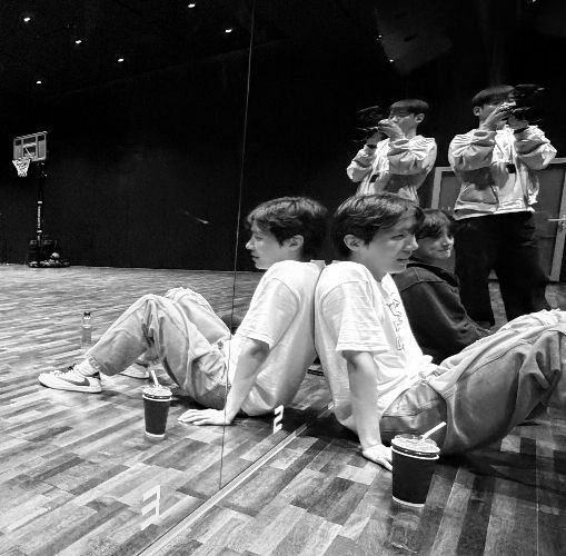 B&W photo from bts rehearsal - Hobi and JK