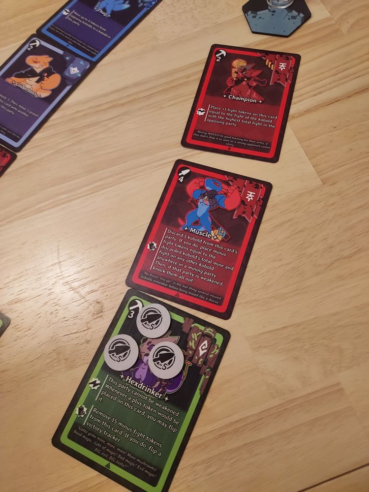 The gamewinning synergy: they took all my glintys, converted them to +1 counters,  then converted them to -1 counters for hexedrinker which was enough to get a VP, winning out of nowhere when we thought they could only get 1 point during that round.