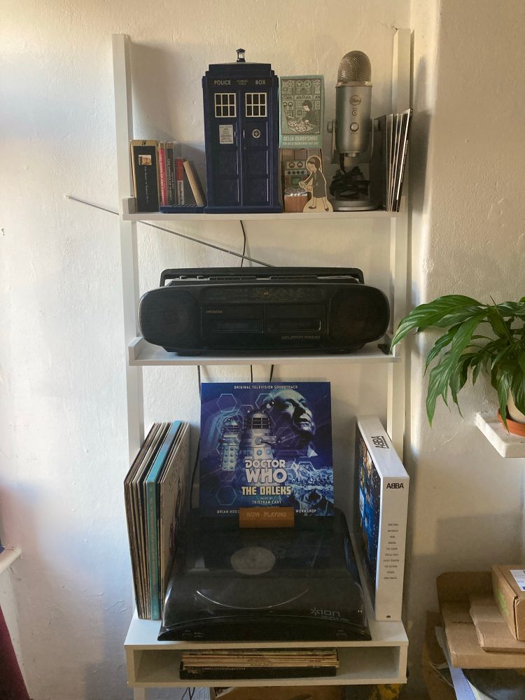 Tristram Cary’s soundtrack of Doctor Who - The Daleks, with additional sounds by Brian Hodgson and the BBC Radiophonic Workshop.

Recorded in 1963, released on vinyl by Silva Screen in 2017, remastered by Mark Ayres.