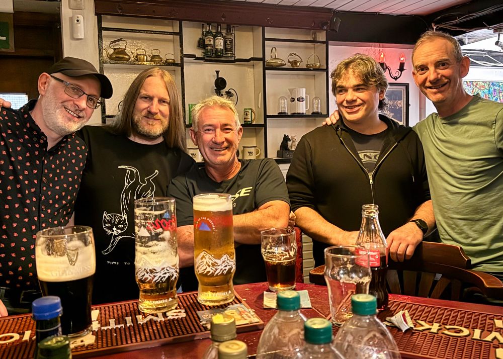 An unexpected late night session down our local with 5 friends … lads with smiles & pints!