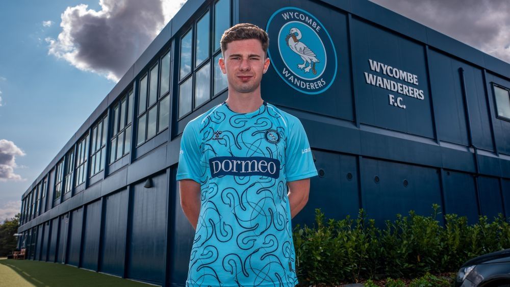 Mullins signs from Brighton