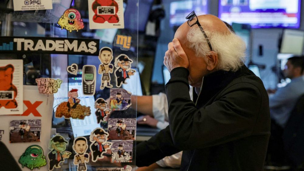 Stock losses accelerate after weak jobs report, Dow tumbles 700 points: Live updates