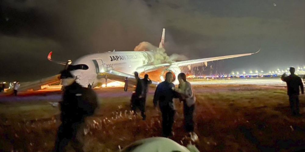 90-second drills helped JAL crew lead passengers out of flaming jet