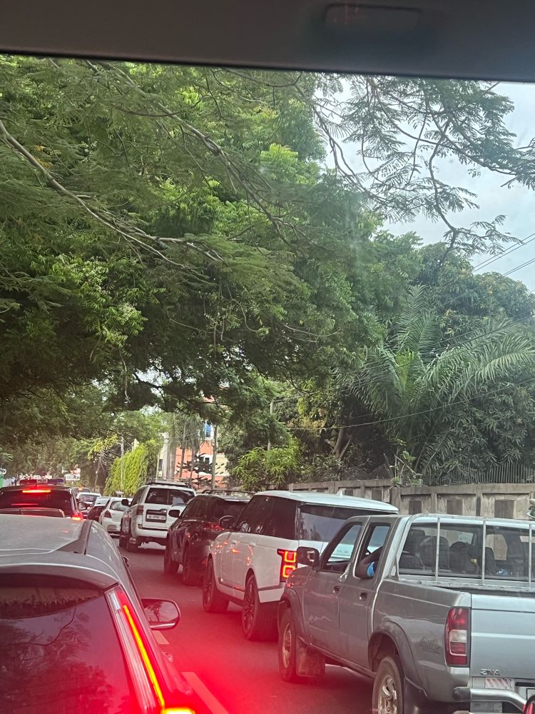 this photo was originally taken at the Switchback Road 37/Cantoments depicting the current traffic situation at that the time the photo was taken
