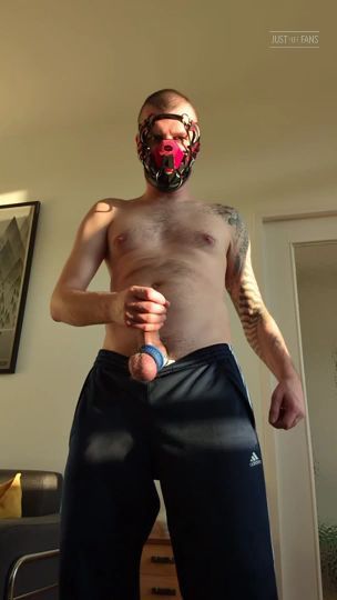 sunset wanking and edging with cockrings and sneakermask  . your POV...

See this and more at:
justfor.fans/andek_sneak