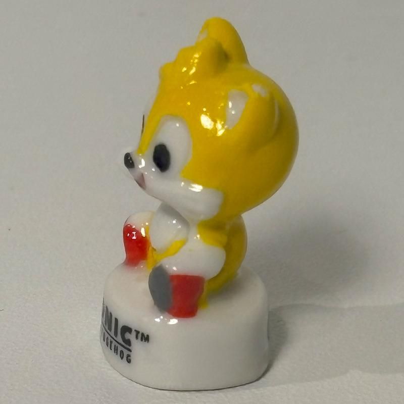 Tails waving