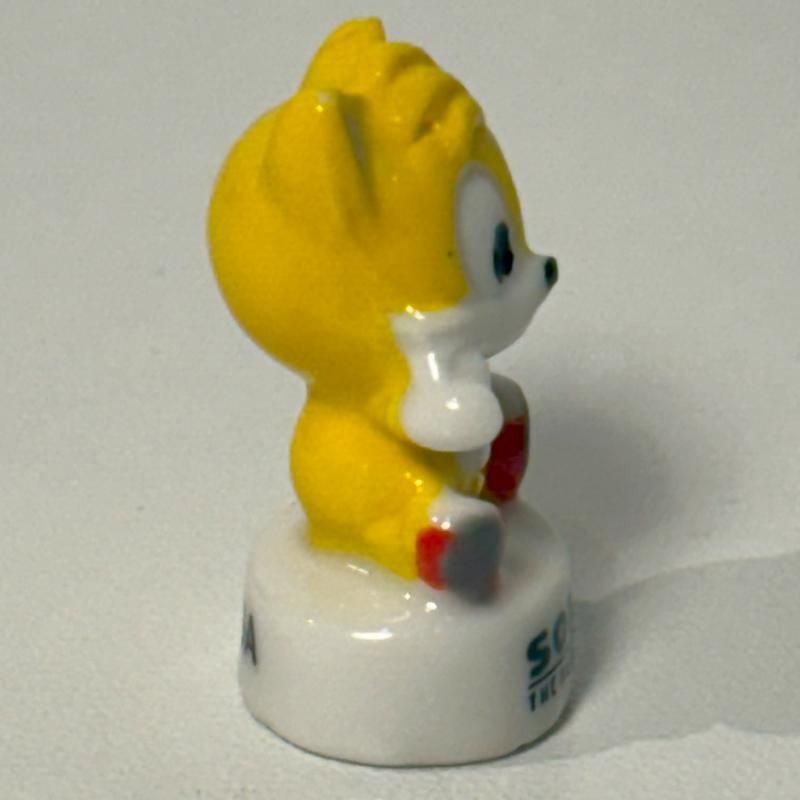 Tails waving
