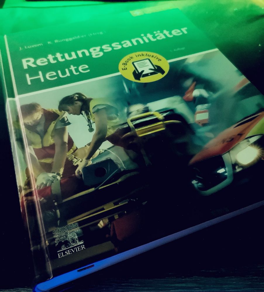 Buchcover: Rettungssanitäter Heute