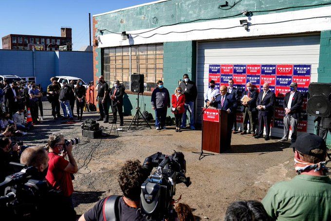 picture of the press conference at the four season total landscape
