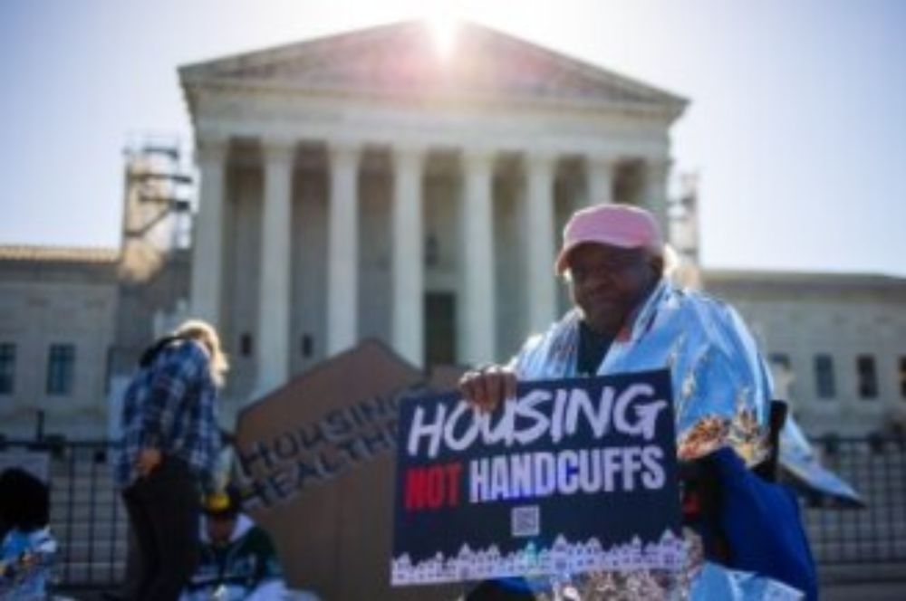 National Homelessness Law Center condemns Trump’s misguided Executive Order on homelessness
Order directs states to treat homelessness and mental illness as a crime, will make homelessness worse
    
...
