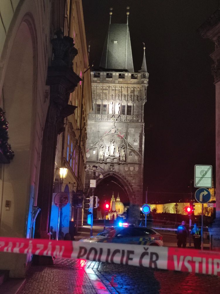 Street to karluv bridge closed by police following a shooting in Prague university that killed at least 15.