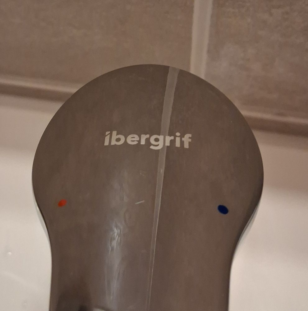 Bad-Armatur mit Logo-Gravur namens ibergrif 