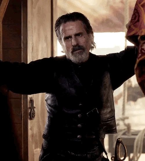 Gif of Izzy from the scene where Stede finds the red coat.... And the dead priest