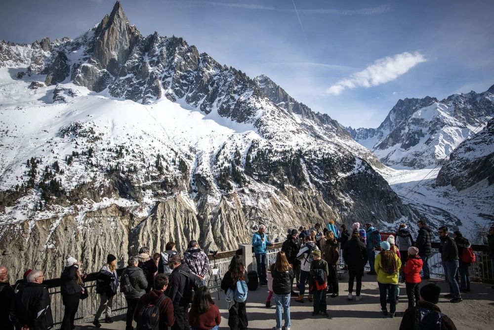 'Não há neve': estação de esqui nos Alpes franceses é desativada devido à mudança climática