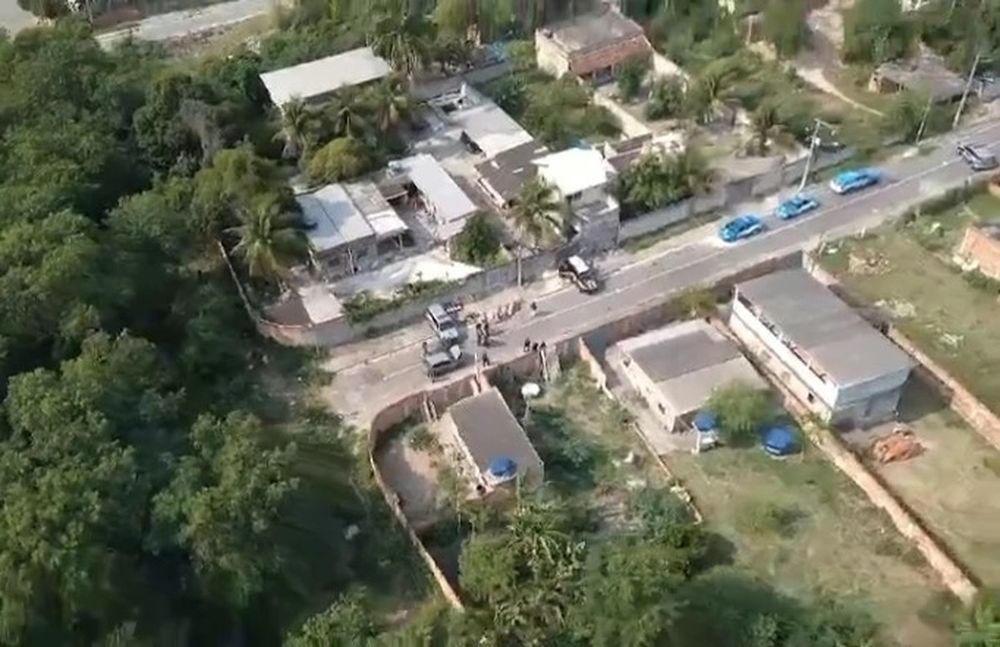 Caminhão que transportava merenda escolar é roubado em São Gonçalo