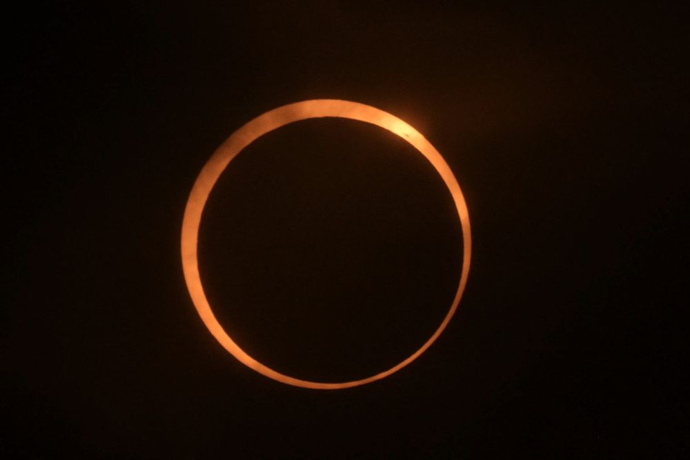 Eclipse solar raro gera 'anel de fogo' nos céus da Ilha de Páscoa e da Patagônia; veja vídeo