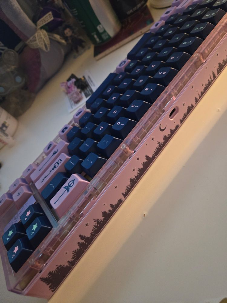 Ikki68 Aurora x Winter Breath Keyboard
Akko V3 Creamy Purple Pro Tactile switches
Mintlodica DSA Dark Magic Girl Keycaps 

With a wild Zack Fair in the background