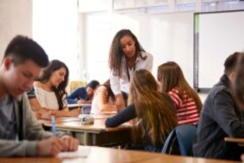 Retour du terme "établissement d'ES public" dans le décret sur la formation des enseignants