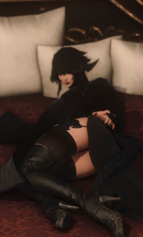 tugi my au ra lady …. very pretty… on the bed