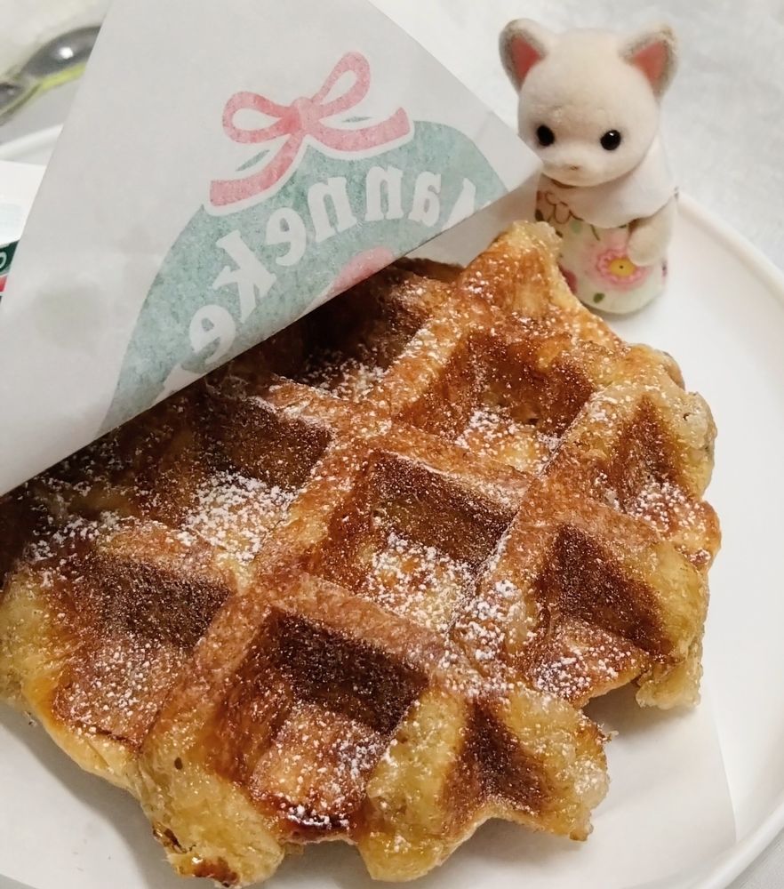 マネケンのシュトーレンのワッフルとシルバニアのチワワの赤ちゃん