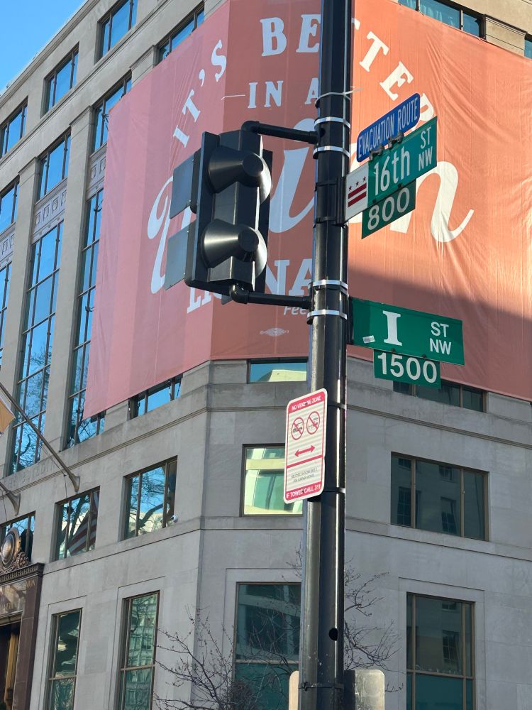 Street sign at 16th Street NW and I Street in Washington, DC. 