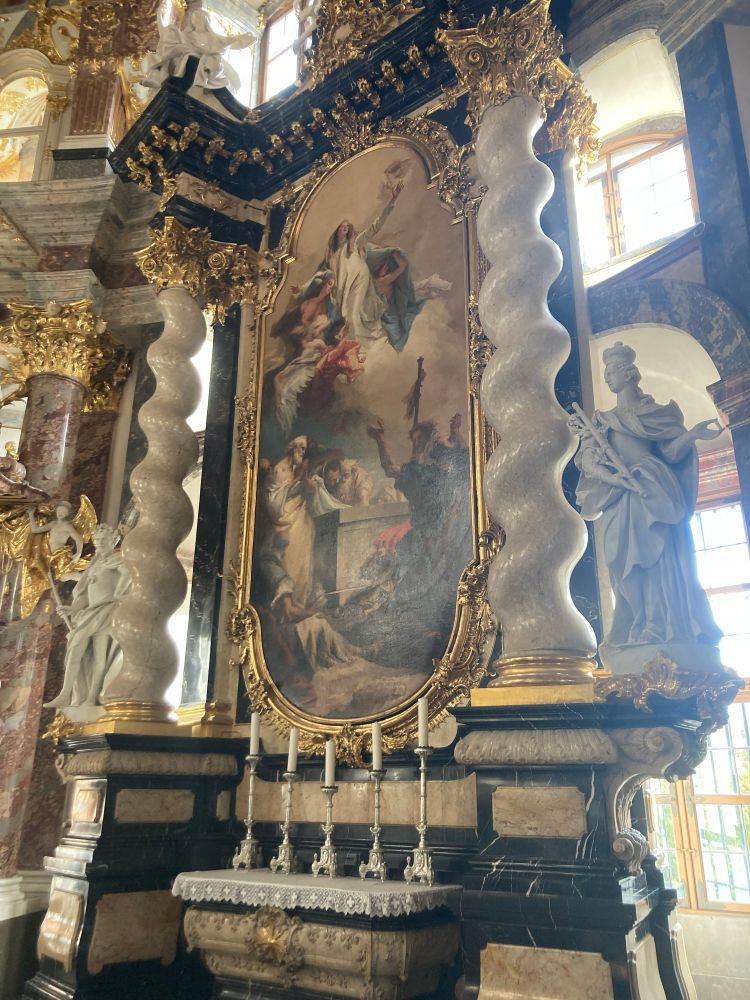 The other large altarpiece,similar columns 
