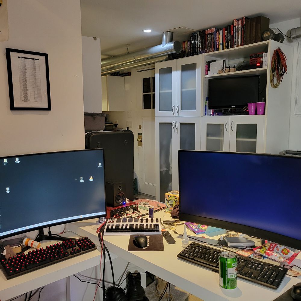 Double monitor setup.