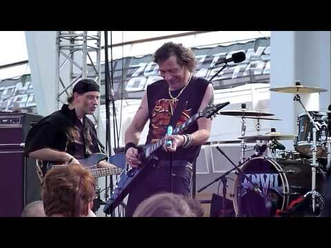 Anvil - Dildo solo - 70000 Tons of metal 2015